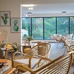 Sowell La Hotel
