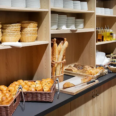 Sowell La 4* Saint-Raphael (Var)