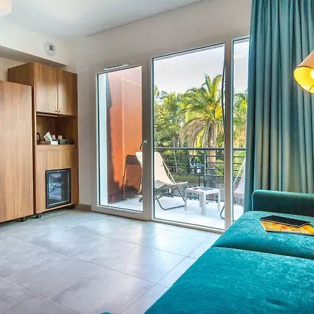 Sowell La 4* Saint-Raphael (Var)