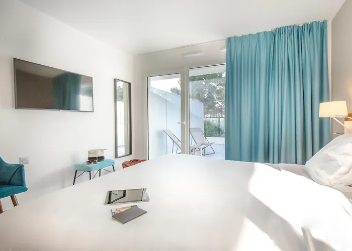 Отель Sowell La